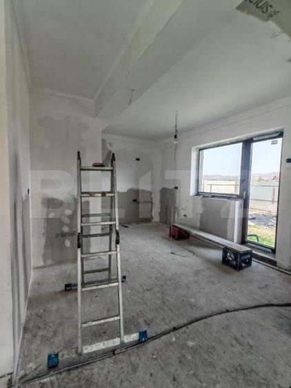 Casă individuală cu 5 camere cu Garaj în Tărlungeni
