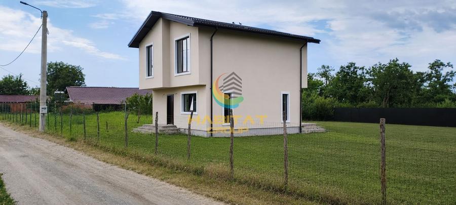 Casă individuală cu 4 camere cu Canalizare în Postăvari