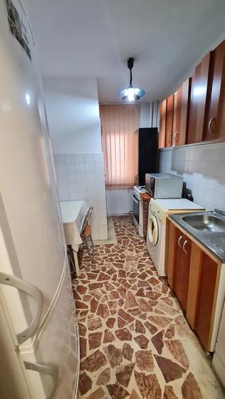 Garsonieră decomandată, mobilată în Drumul Taberei