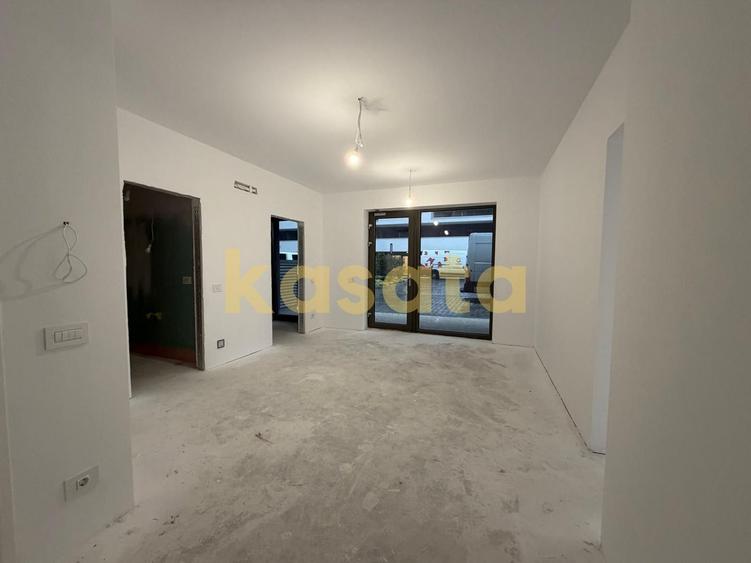 Spațiu comercial, de 64.580001831055 mp, în Barbu Văcărescu