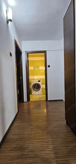 Apartament cu 3 camere decomandat în 1 Mai
