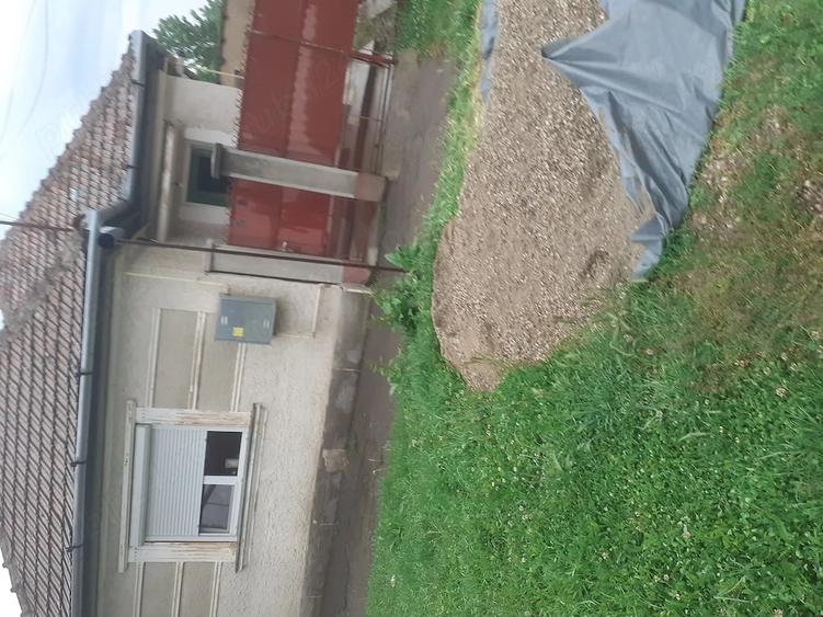 Casă cu 3 camere cu Teren 1500 Mp în Central