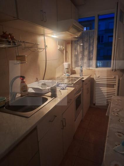 Apartament cu 3 camere semidecomandat, mobilat în Lugoj