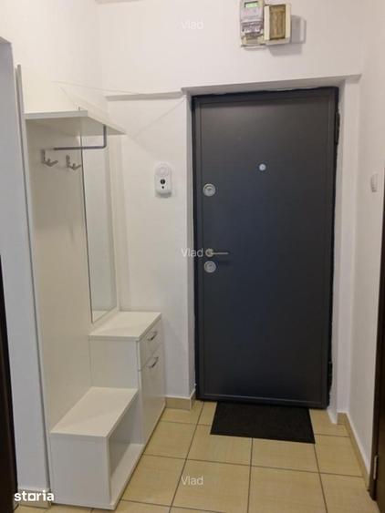 Apartament cu 3 camere semidecomandat în Militari