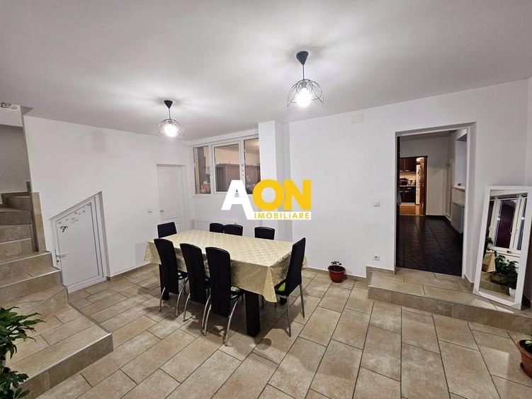 Casă individuală cu 5 camere cu Canalizare în Cetate