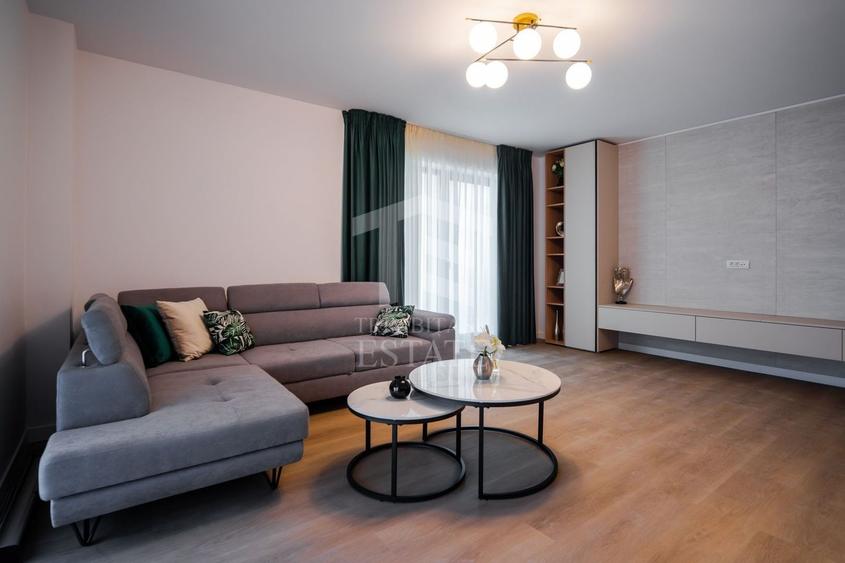 Apartament cu 3 camere decomandat în Alexandriei
