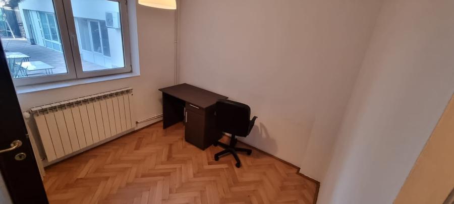Casă individuală cu 6 camere cu Garaj în Central