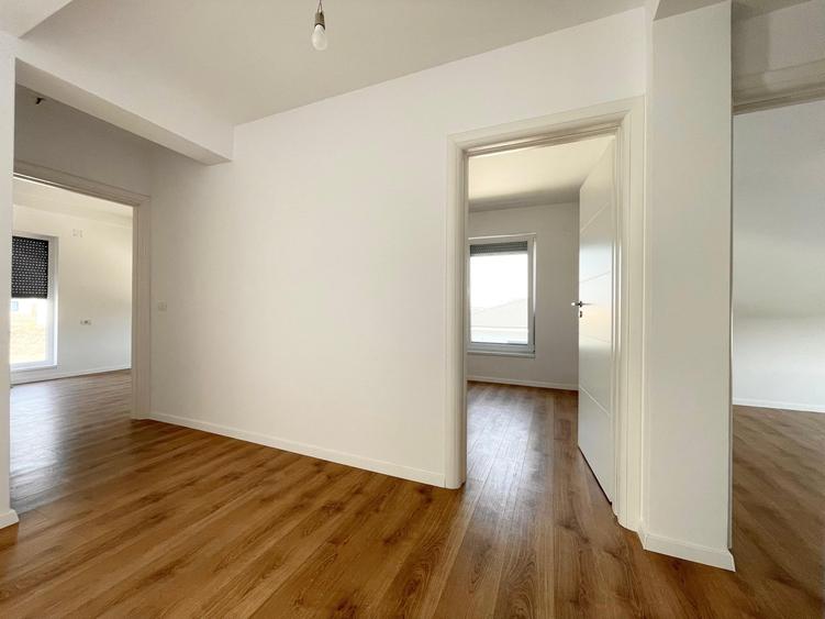 Duplex cu 5 camere cu Canalizare în Moșnița Nouă