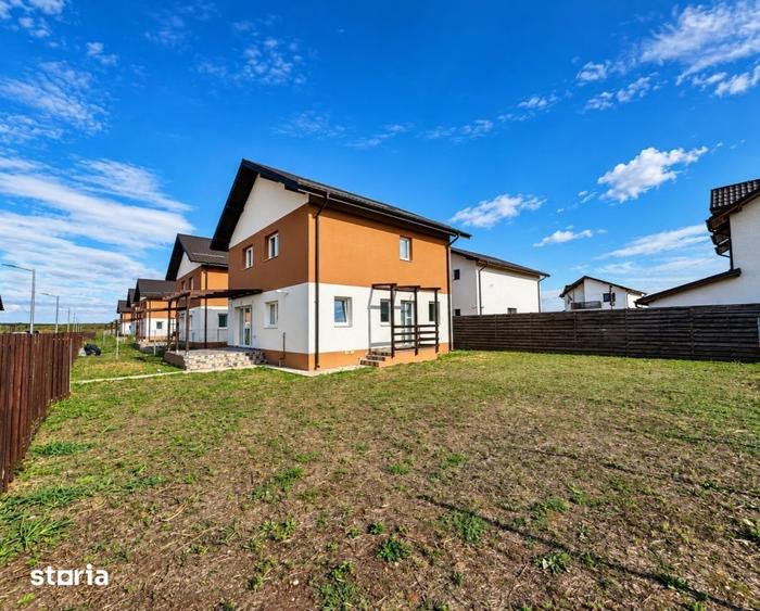 Casă cu 4 camere cu Teren 375 Mp în Săbăreni