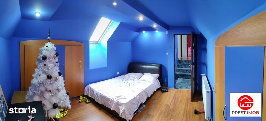 Casă cu 7 camere cu Teren 2667 Mp în Central