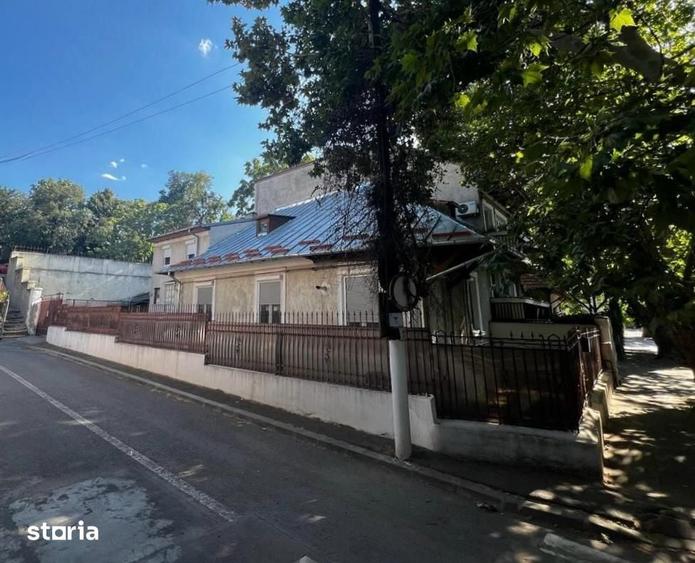 Casă cu 6 camere cu Teren 320 Mp în Parcul Carol