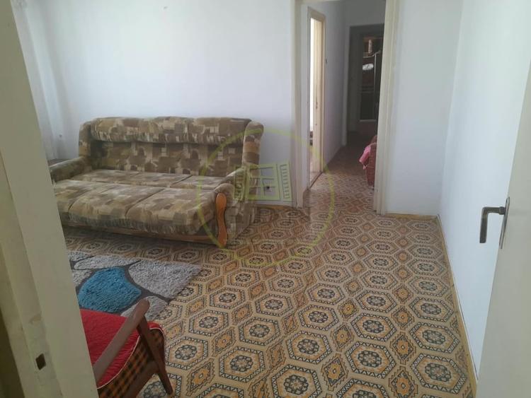 Apartament cu 3 camere semidecomandat în Făgăraș