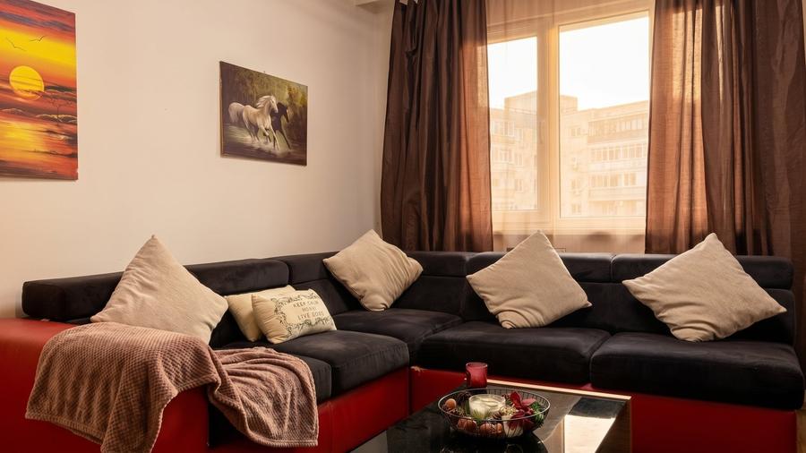Apartament cu 3 camere semidecomandat în Dristor