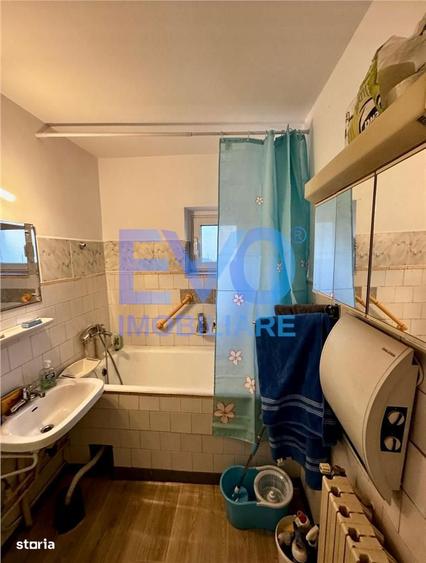 Apartament cu 3 camere decomandat în Albești