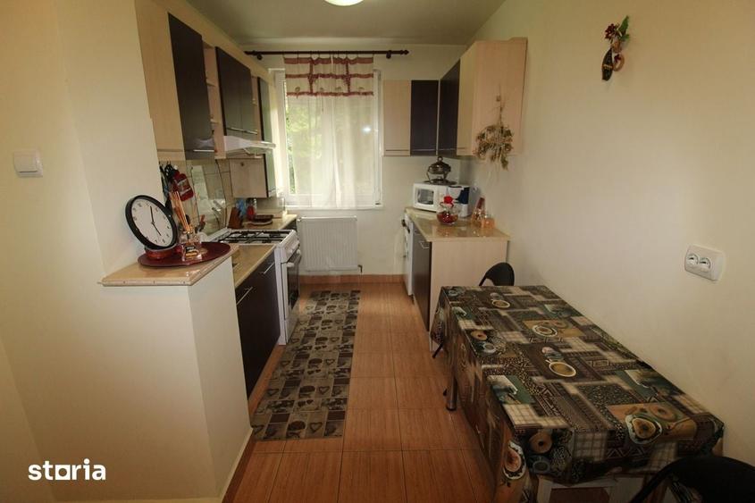 Apartament cu 3 camere în Micro 4