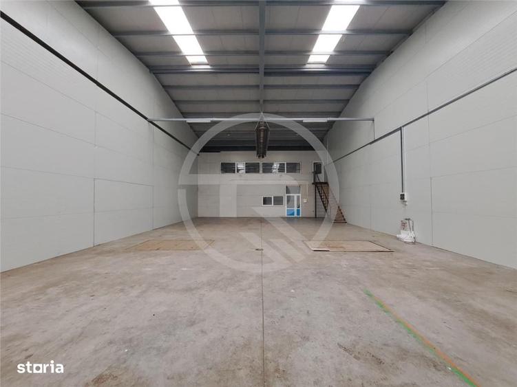Spațiu comercial, de 300 mp, în Luna