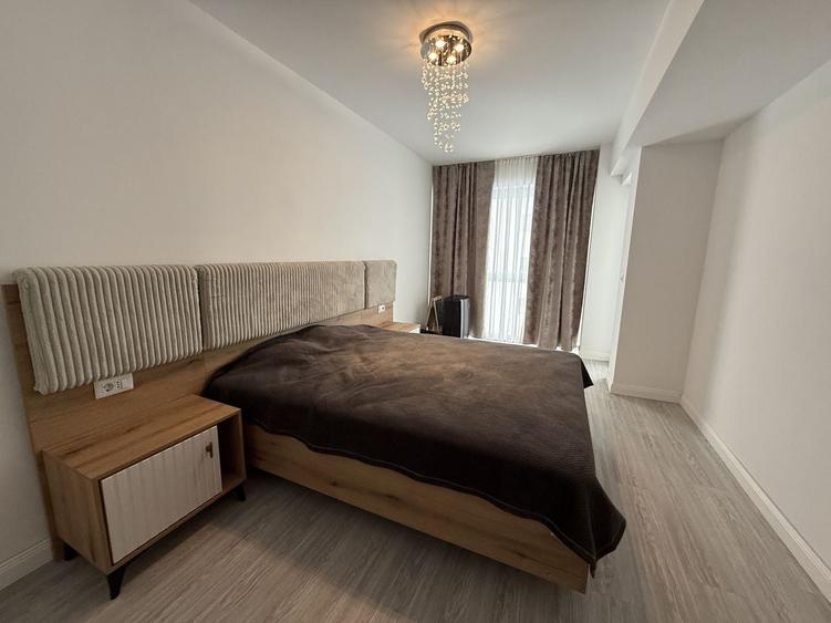 Apartament cu 2 camere semidecomandat, mobilat în Central