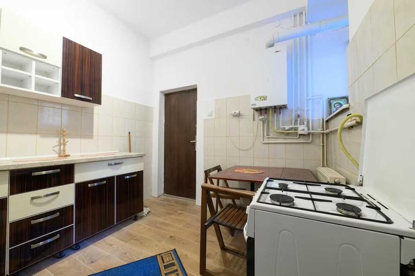 Apartament cu 3 camere decomandat în Moșilor