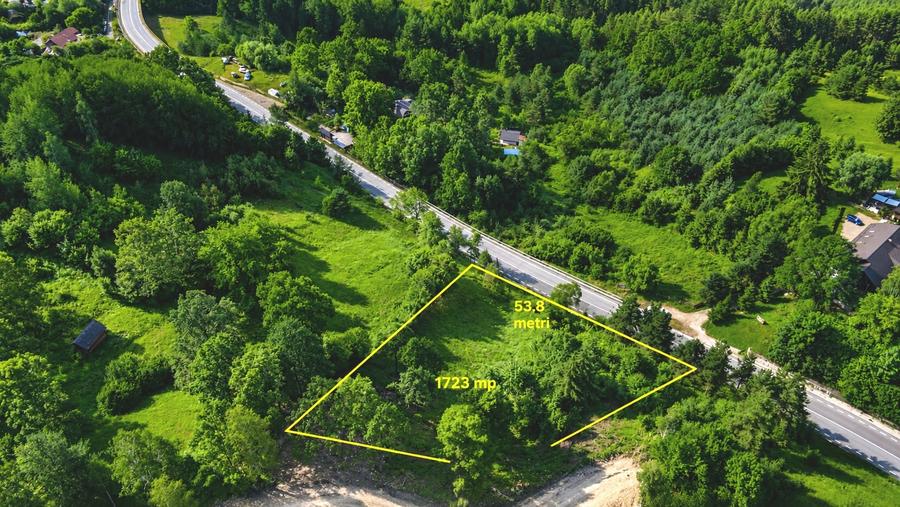 Teren agricol intravilan de 1723 mp, în Hangu