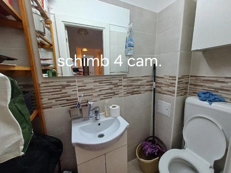 Apartament cu 3 camere semidecomandat în Tei