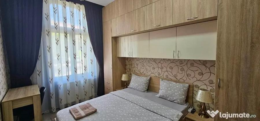 Apartament cu 3 camere decomandat în Spitalul Județean