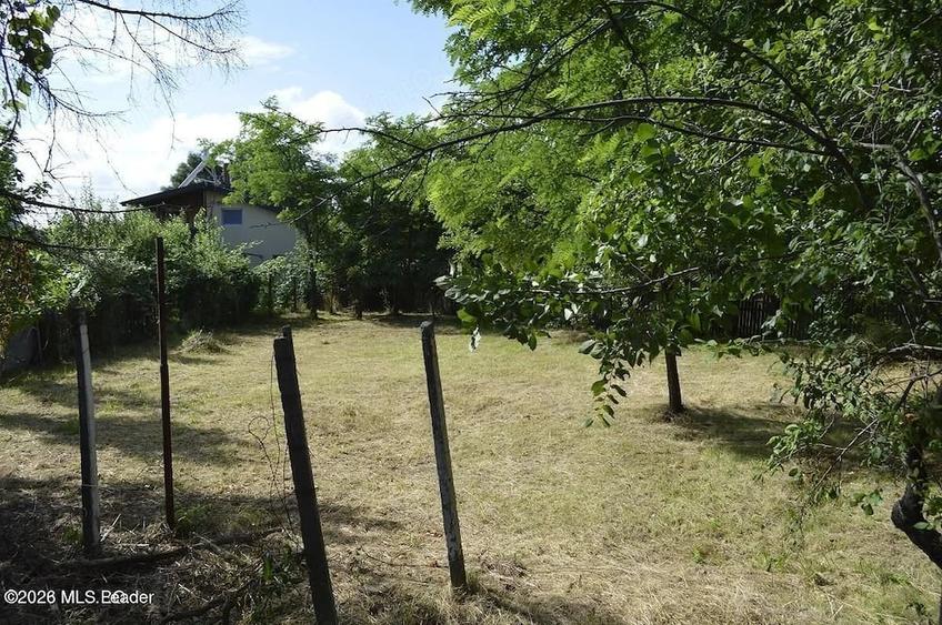 Teren de 4700 mp, în Chirițești (Suseni)