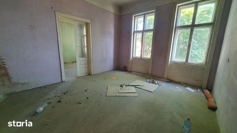 Vand apartament 5 camere zona Centrala - ID : RH-40460-property - 1