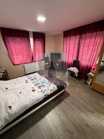 Casă individuală cu 6 camere cu Canalizare în Timișu de Jos