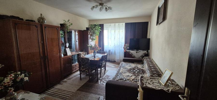 Apartament cu 2 camere decomandat în Plopilor