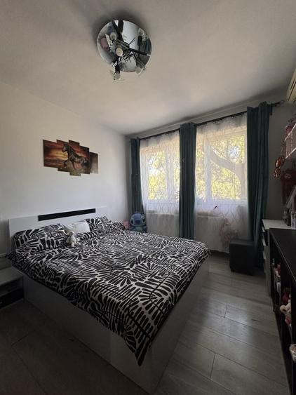 Apartament cu 3 camere semidecomandat în Crângași
