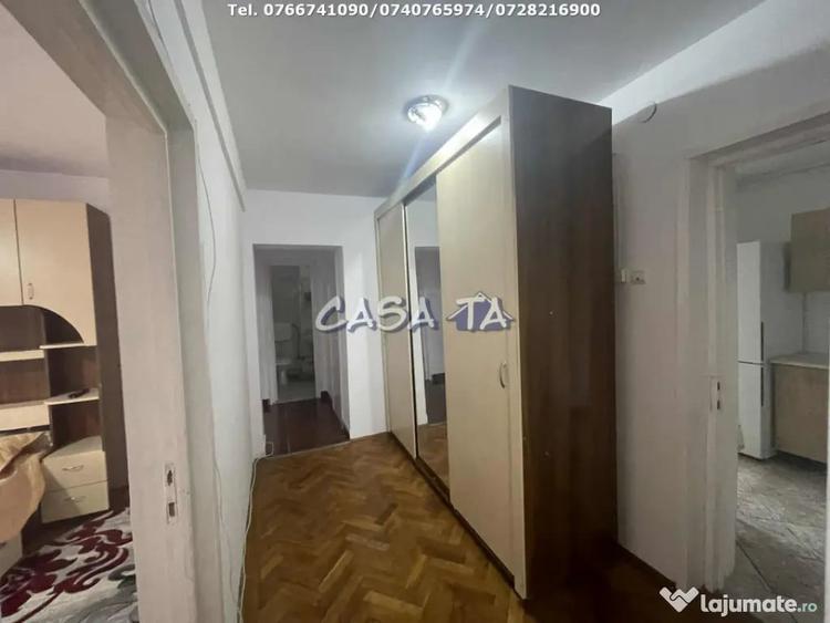Apartament cu 4 camere decomandat în Central