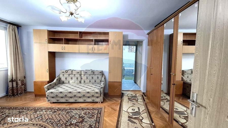 Apartament cu 2 camere decomandat în Central