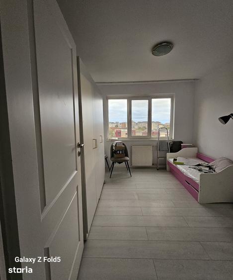Apartament cu 3 camere decomandat în Rogerius