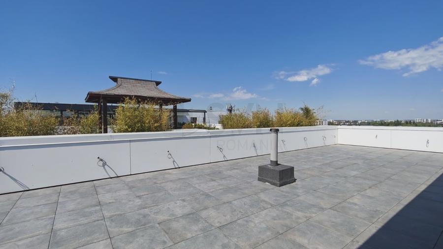 Apartament cu 5 camere semidecomandat, mobilat în Băneasa