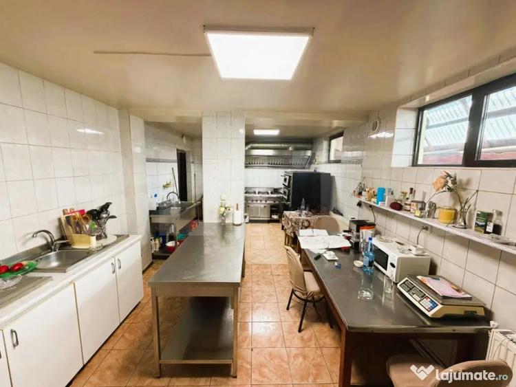 Casă cu 17 camere cu Teren 1324 Mp în Central
