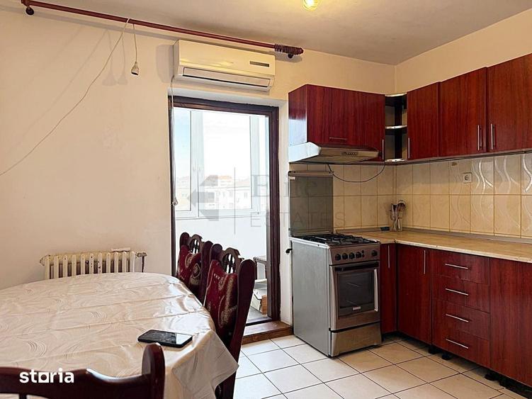 Apartament cu 3 camere decomandat în Nufărul