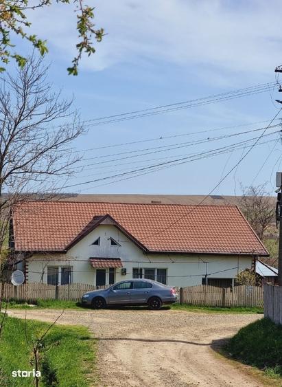 Casă cu 3 camere cu Teren 1850 Mp în Nicșeni