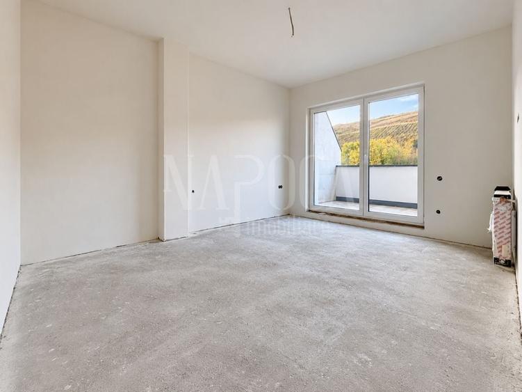 Apartament cu 3 camere semidecomandat în Florești