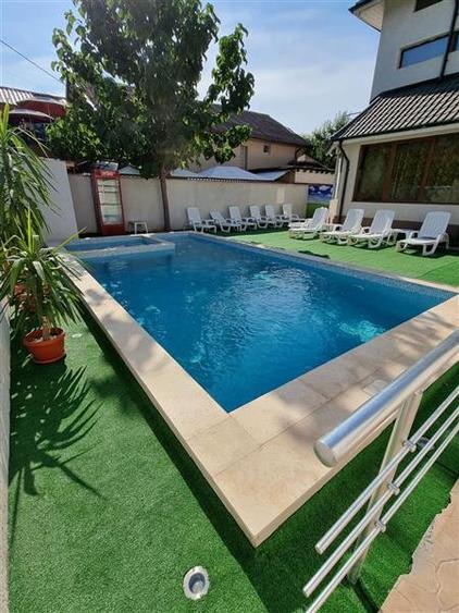 Casă individuală cu 14 camere cu Piscina în Nord-Est