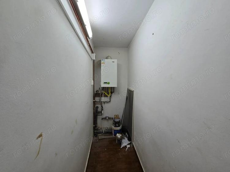 Apartament cu 5 camere semidecomandat în Dumbrăvița