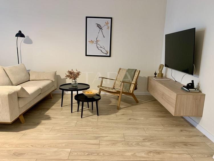Apartament cu 2 camere decomandat, mobilat în Vest