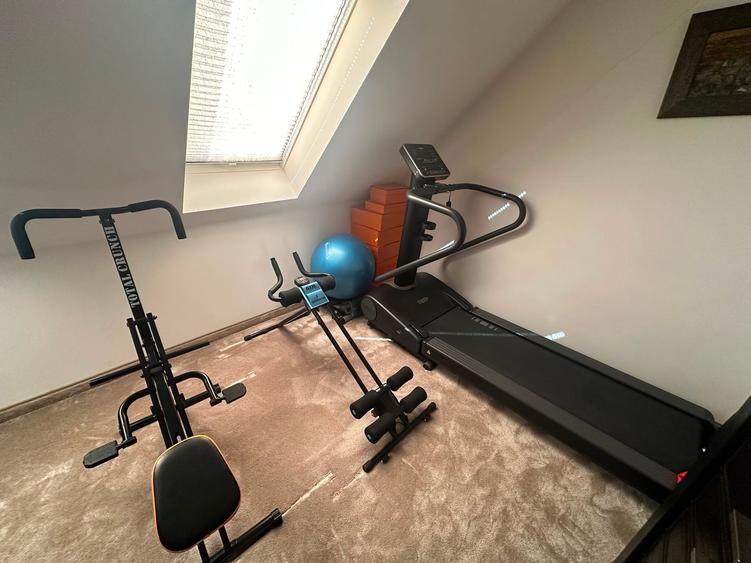 Apartament cu 5 camere decomandat în Kiseleff
