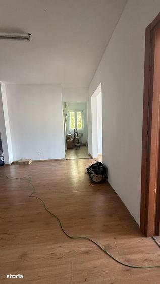 Casă cu Teren 120 Mp în Moșilor