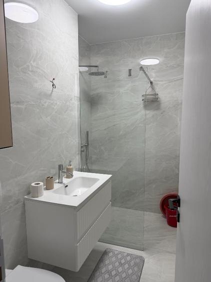 Apartament cu 2 camere decomandat, mobilat în Central