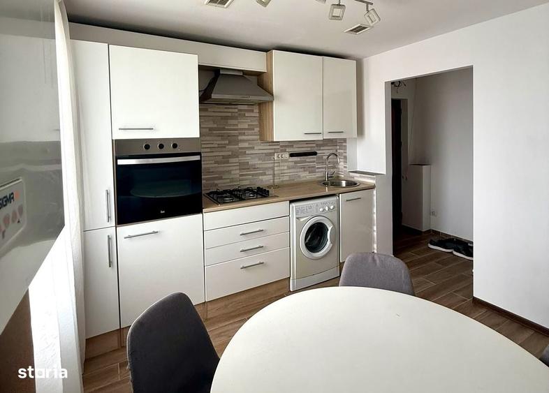 Apartament cu 3 camere semidecomandat în Central