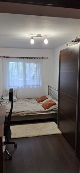 Apartament cu 3 camere decomandat în Nicolina
