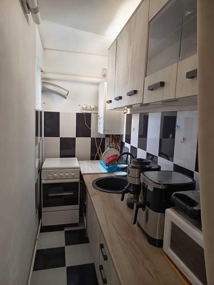 Apartament cu 2 camere semidecomandat în Ostroveni