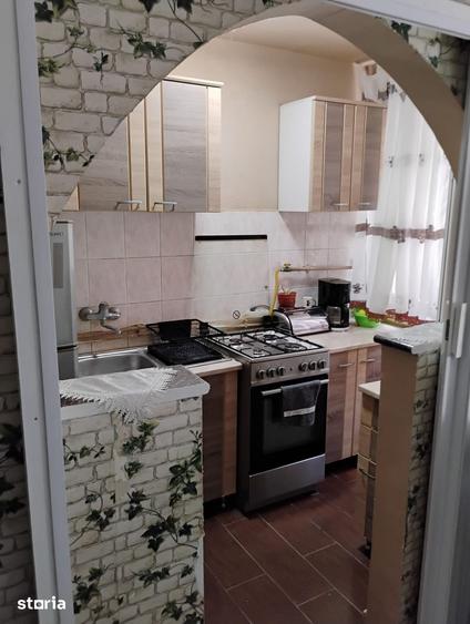 Apartament cu 3 camere decomandat în Micro 15