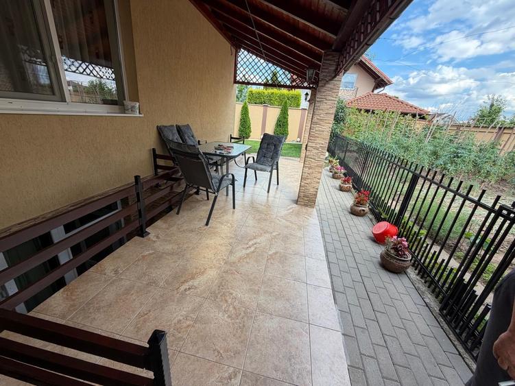 Casă individuală cu 4 camere cu Teren 327 Mp în Cetate