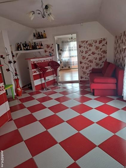 Casă cu 6 camere cu Teren 500 Mp în Arini